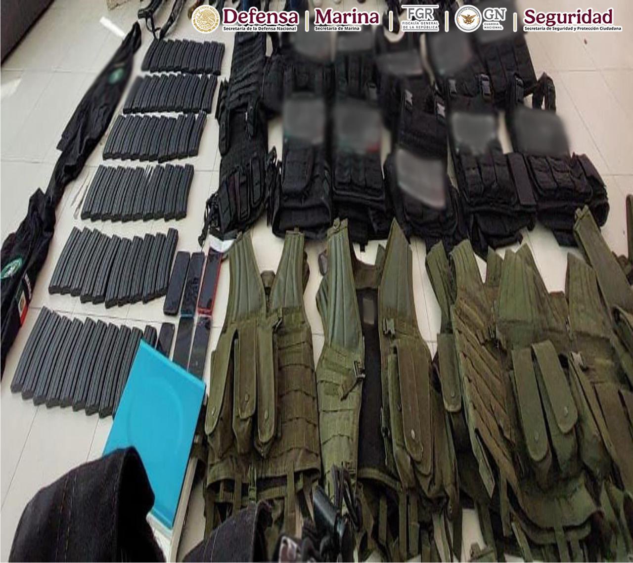 En cateo en Apizaco, aseguran armas, drogas y chalecos tácticos de agrupación delictiva